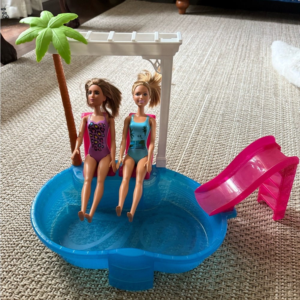 Barbie Glam Pool with 2 dolls
